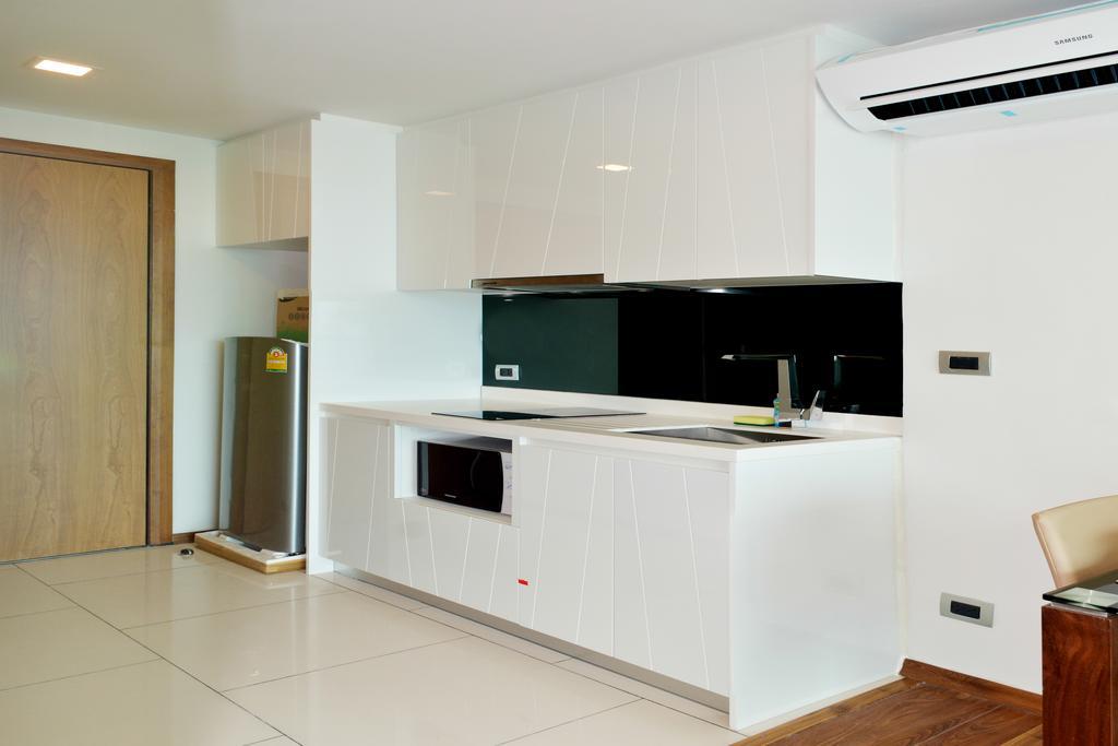 Peak Towers Condominium Pattaya Exterior photo