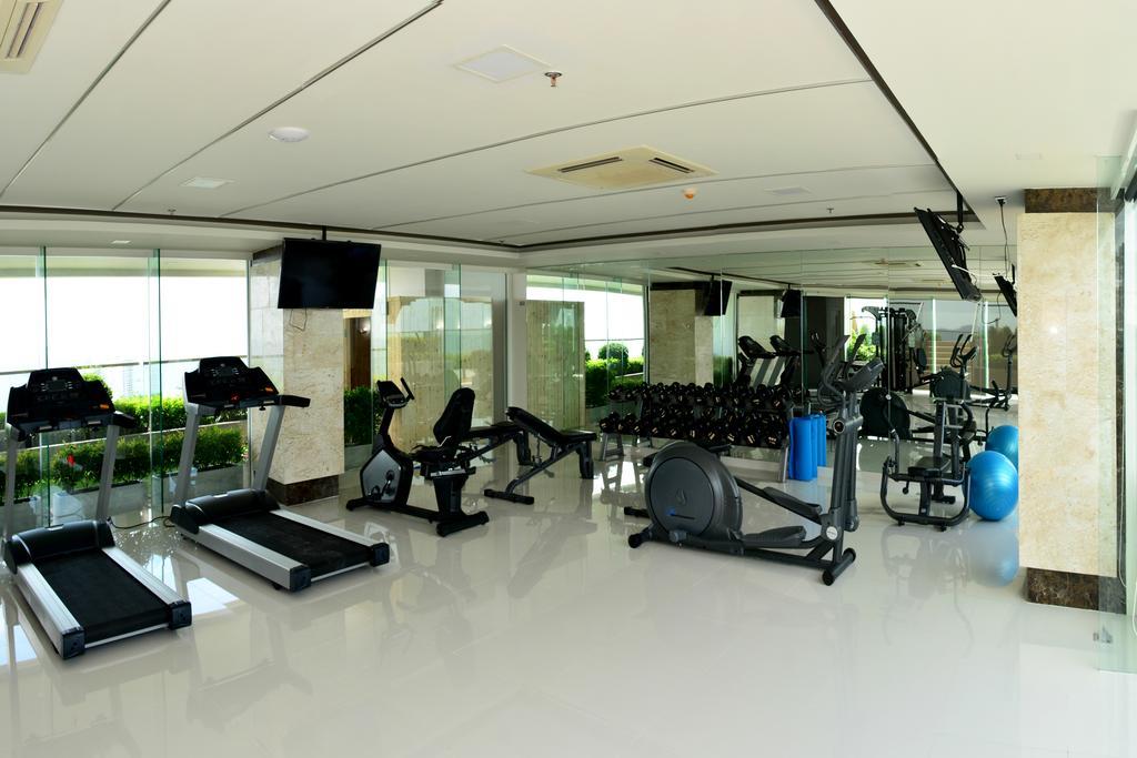 Peak Towers Condominium Pattaya Exterior photo