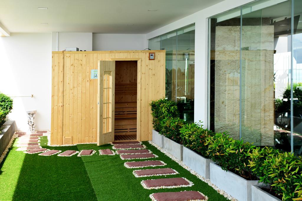Peak Towers Condominium Pattaya Exterior photo