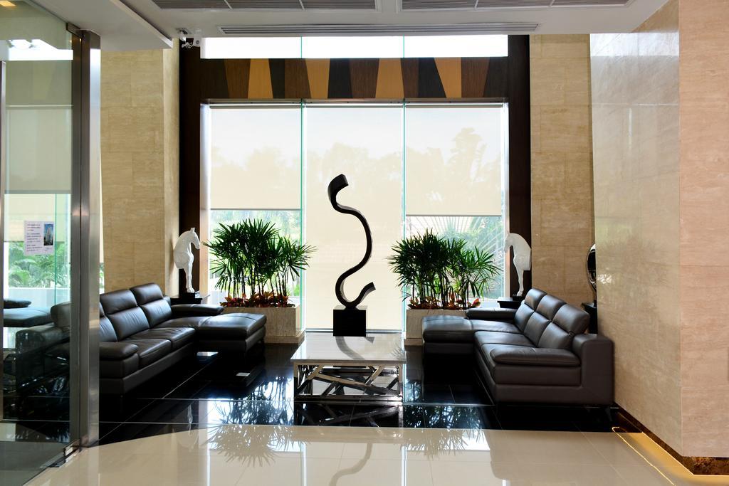 Peak Towers Condominium Pattaya Exterior photo