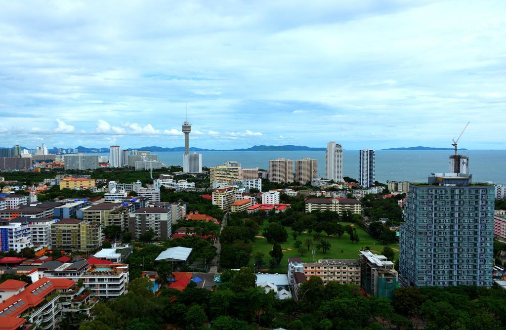 Peak Towers Condominium Pattaya Exterior photo