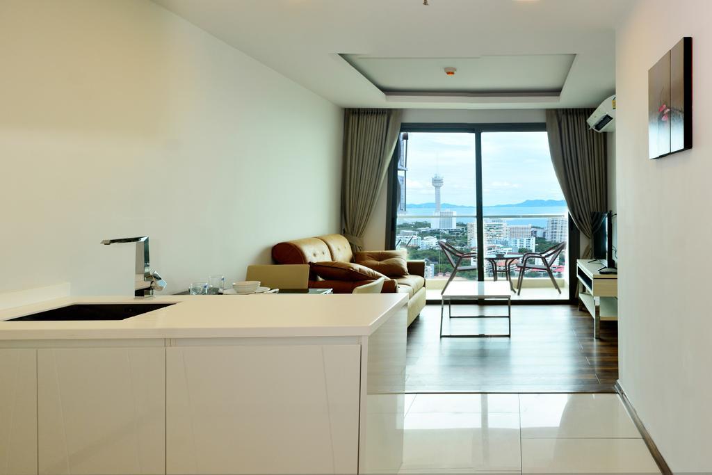 Peak Towers Condominium Pattaya Exterior photo